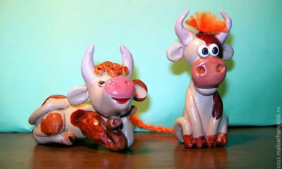 Керамические игрушки, сделанные в студии «Керамика» Дома детского творчества Малоархангельска.